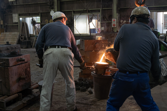 03　金属を流し込む　写真