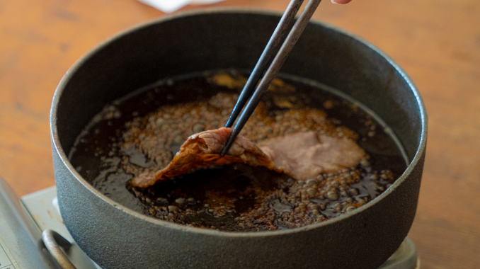 調理風景　お肉　写真