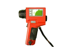 品質保証センター　機械・人物　写真