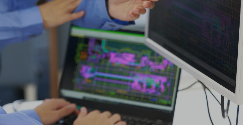 開発センター　人物　写真