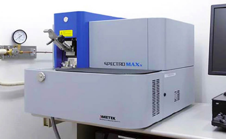 発光分光分析装置　写真